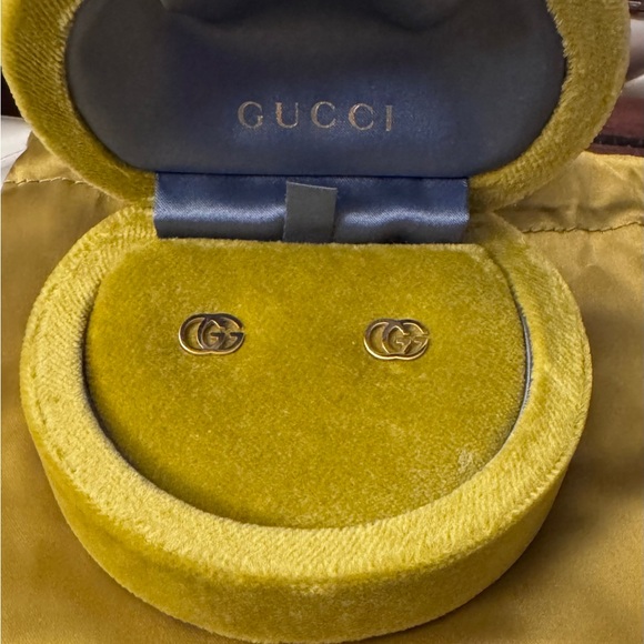 18k Gold GUCCI Double-G Stud Earrings - Picture 2 of 9